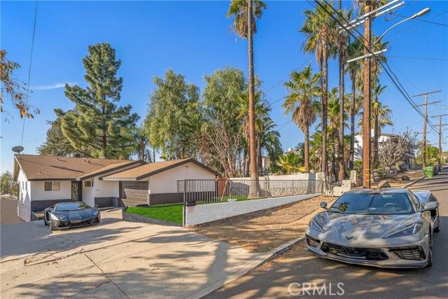 Tujunga, CA 91042,10231 Fairgrove Avenue