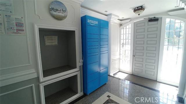 Hollywood, CA 90028,1730 North Gramercy Place #202