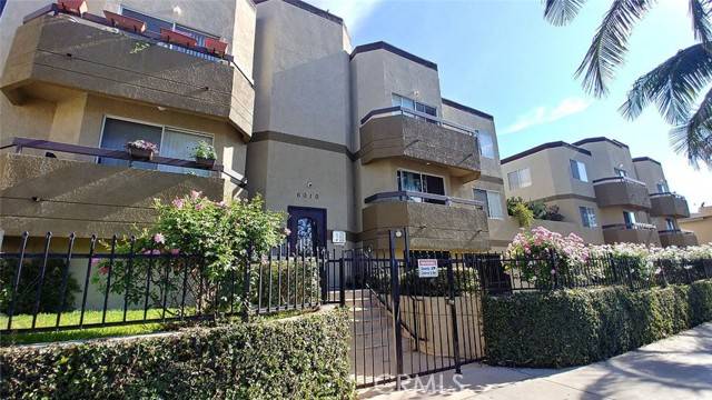 Los Angeles, CA 90038,6010 Romaine Street #106