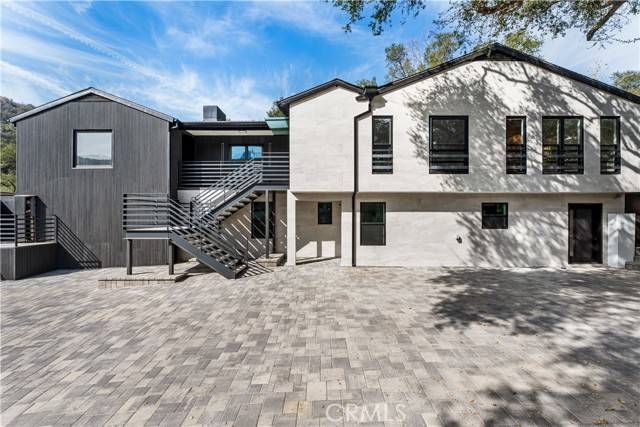 Glendale, CA 91206,2911 E Chevy Chase Drive