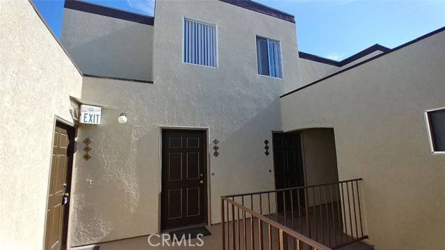 Los Angeles, CA 90038,6010 Romaine Street #213