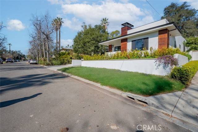 Sierra Madre, CA 91024,421 Mariposa Avenue