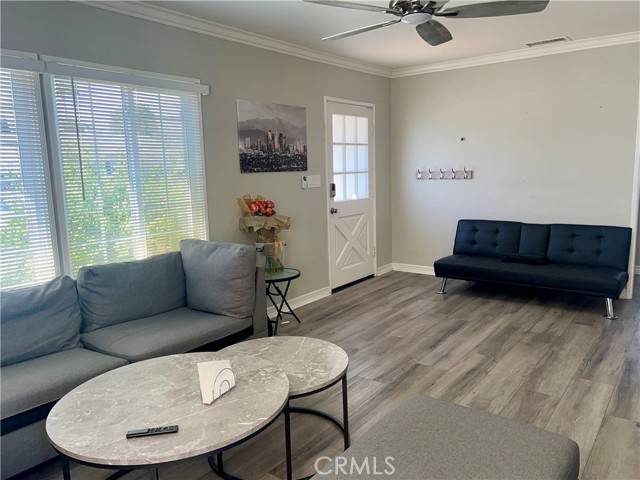 Van Nuys, CA 91406,7662 Paso Robles Avenue