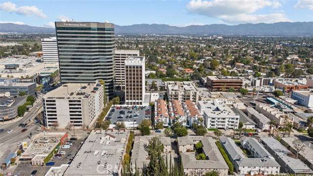 Sherman Oaks, CA 91403,15234 Dickens Street