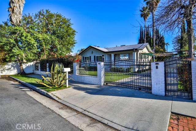 Tarzana, CA 91335,18738 Sylvan Street