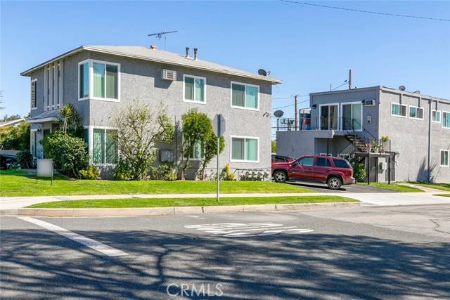 Burbank, CA 91506,1138 N Parish Place