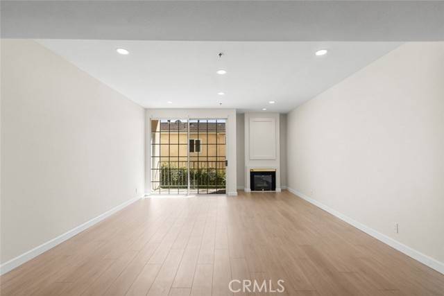 Sherman Oaks, CA 91423,4348 Mammoth Avenue #102
