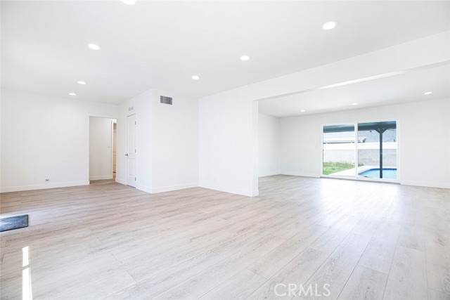 Van Nuys, CA 91405,14565 Runnymede Street
