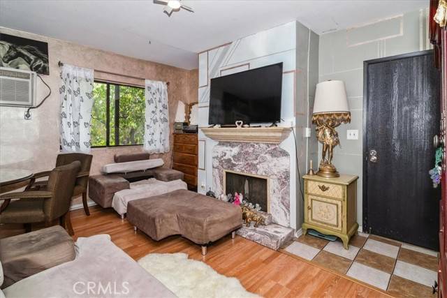 Sun Valley, CA 91352,8641 Glenoaks Boulevard #216