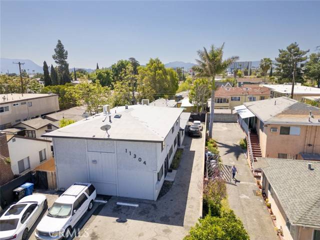 North Hollywood, CA 91601,11304 Tiara Street #3
