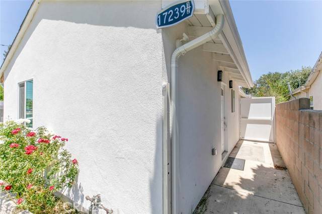 Granada Hills, CA 91344,17237 Kingsbury Street #A