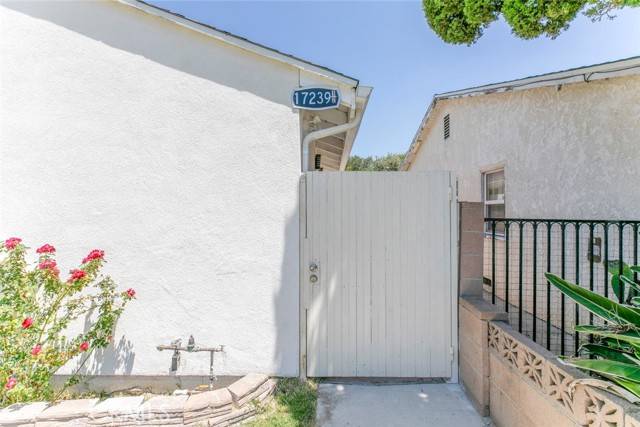 Granada Hills, CA 91344,17237 Kingsbury Street #A