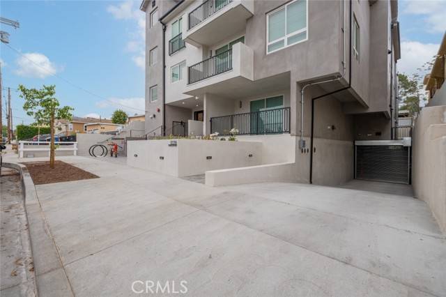 Tujunga, CA 91042,10218 Fernglen #204