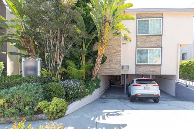 Burbank, CA 91504,1814 Grismer Avenue
