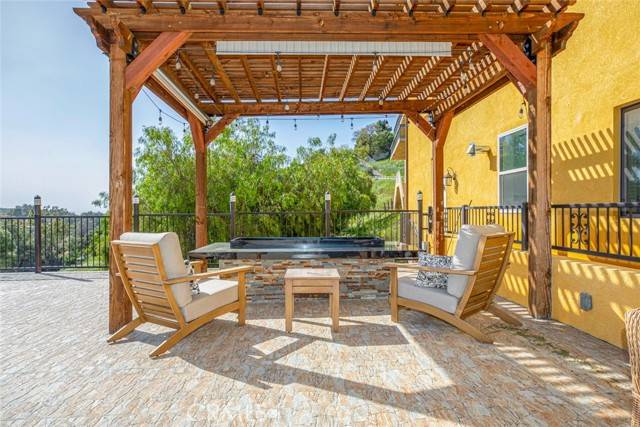 Sunland, CA 91040,9336 Wayside Drive