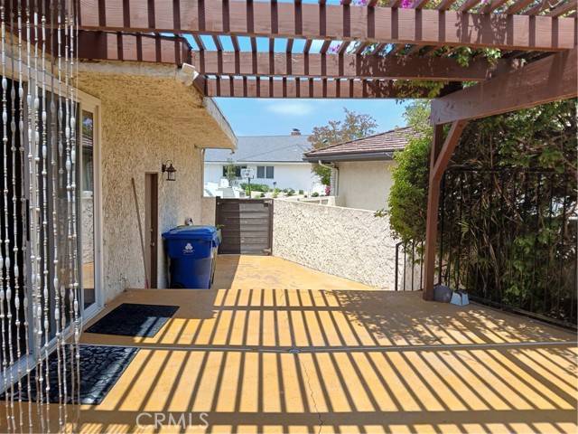 Encino, CA 91316,17367 Quesan Place