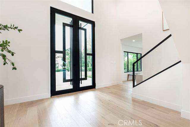 Encino, CA 91316,18101 Green Meadow Drive