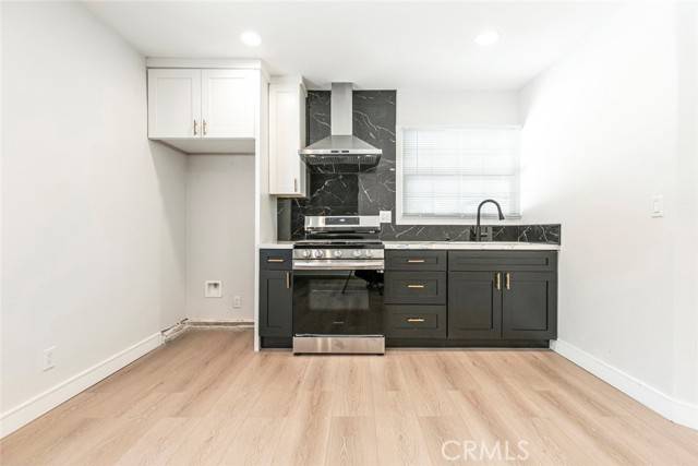 Northridge, CA 91325,17648 Raymer Street