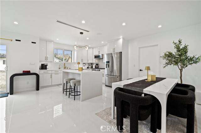 Sun Valley, CA 91352,10263 Strathern Street
