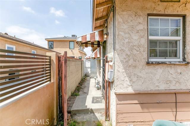 Sun Valley, CA 91352,8321 Outland View Drive