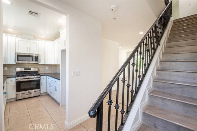 Burbank, CA 91501,526 E Elmwood Avenue #103