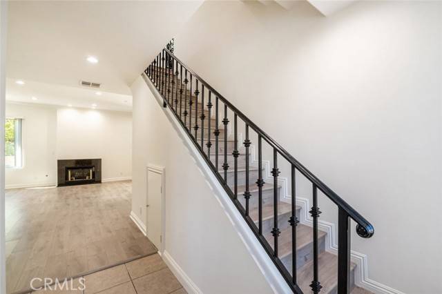 Burbank, CA 91501,526 E Elmwood Avenue #103