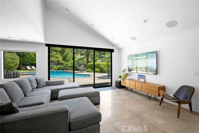 La Crescenta, CA 91214,2305 Henrietta Avenue