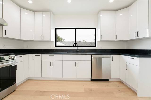 Tarzana, CA 91356,5132 Avenida Oriente