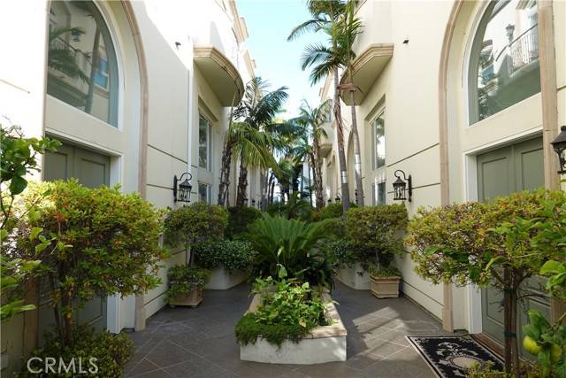 Los Angeles, CA 90049,11974 Mayfield Avenue #1