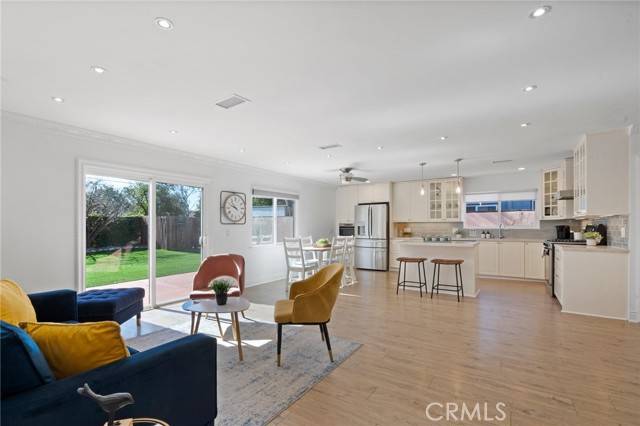 West Hills, CA 91307,23800 Mobile St