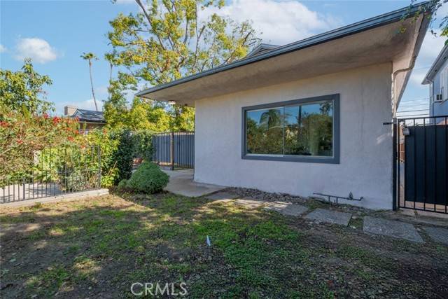 Burbank, CA 91505,244 N Hollywood Way
