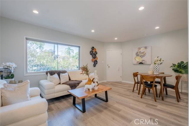 Burbank, CA 91505,244 N Hollywood Way