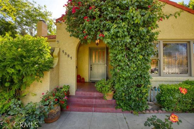 Glendale, CA 91202,1321 Virginia Avenue