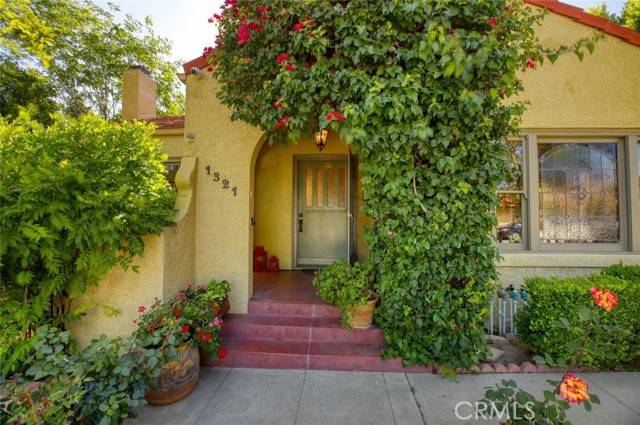 Glendale, CA 91202,1321 Virginia Avenue