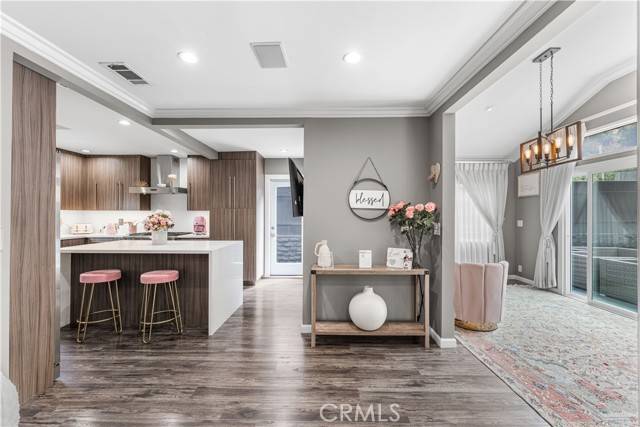 Sun Valley, CA 91352,10008 Roscoe Boulevard