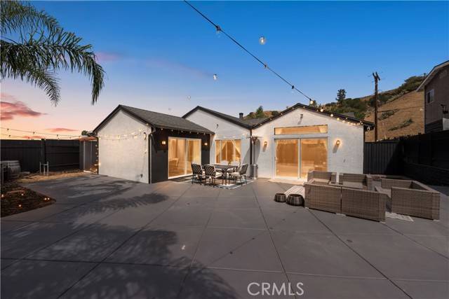 Sun Valley, CA 91352,10008 Roscoe Boulevard