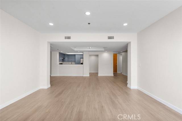 Sherman Oaks, CA 91423,4348 Mammoth Avenue #102
