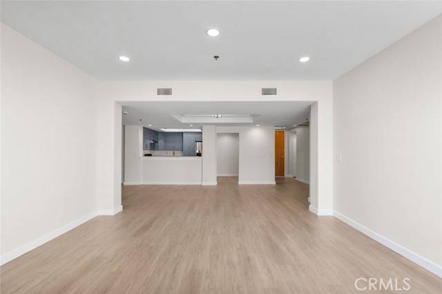 Sherman Oaks, CA 91423,4348 Mammoth Avenue #102