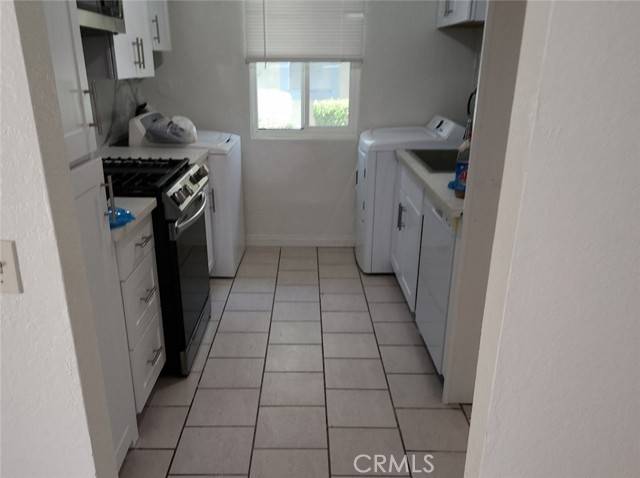 Fontana, CA 92335,9240 Date Street #10A