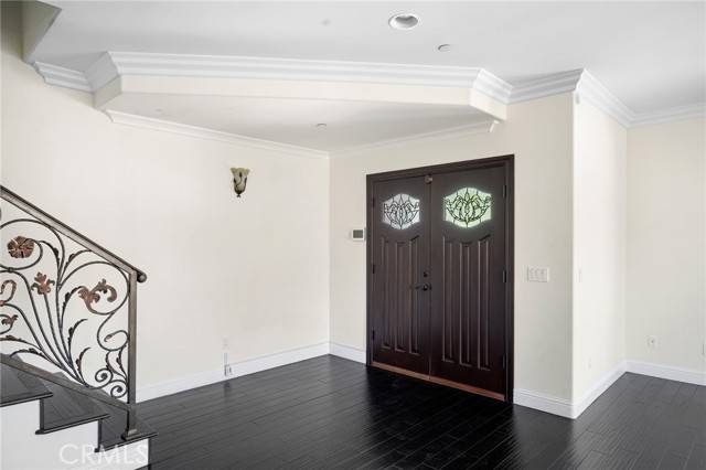 Burbank, CA 91501,165 N Kenneth Road