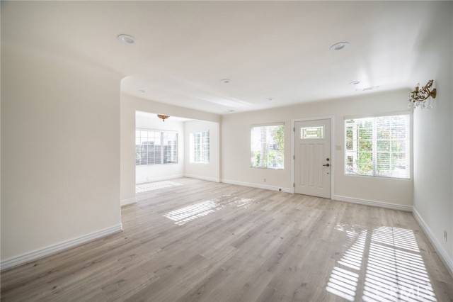 Glendale, CA 91202,1038 N Columbus Avenue