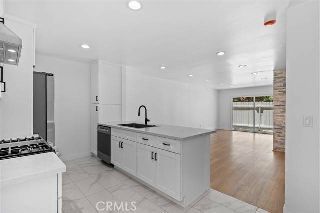 Panorama City, CA 91402,9019 Cedros Avenue #2