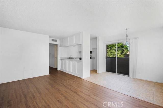 Van Nuys, CA 91405,6716 Sylmar Avenue #201
