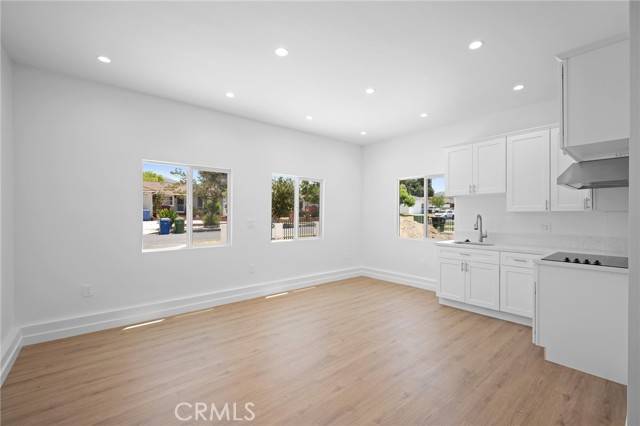 Sunland, CA 91040,10943 Nassau Avenue