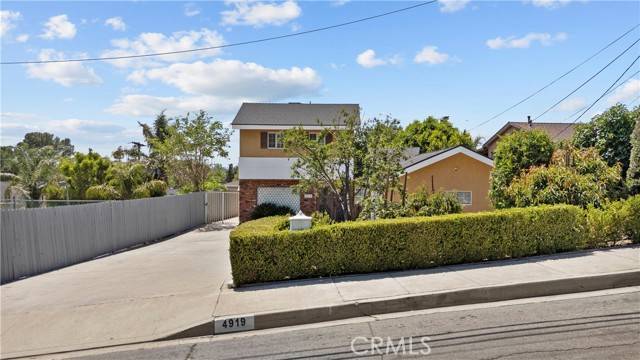 La Crescenta, CA 91214,4919 Dunsmore Avenue