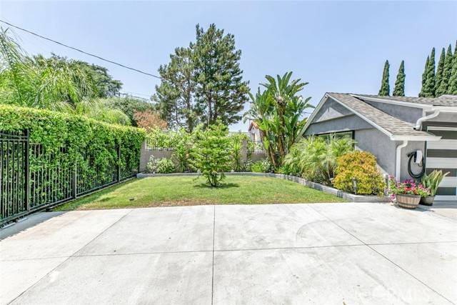 Van Nuys, CA 91406,15409 Wyandotte Street
