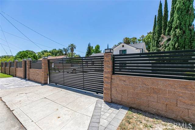 Sherwood Forest, CA 91325,17800 Raymer Street