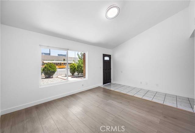North Hollywood, CA 91605,11430 Strathern Street