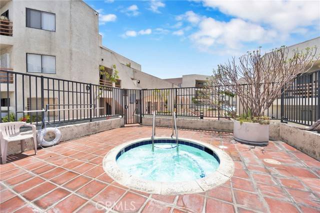 Los Angeles, CA 90015,1118 Valencia Street #120