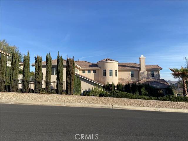 Victorville, CA 92395,13540 Chinquapin Drive